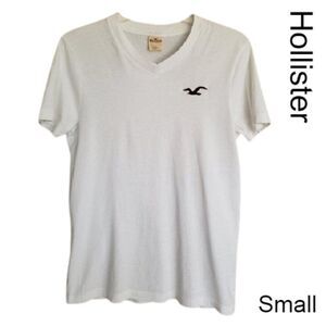 Men's V-Neck Short Sleeve Top Casual White Logo Tee T-Shirt Small  NWOT